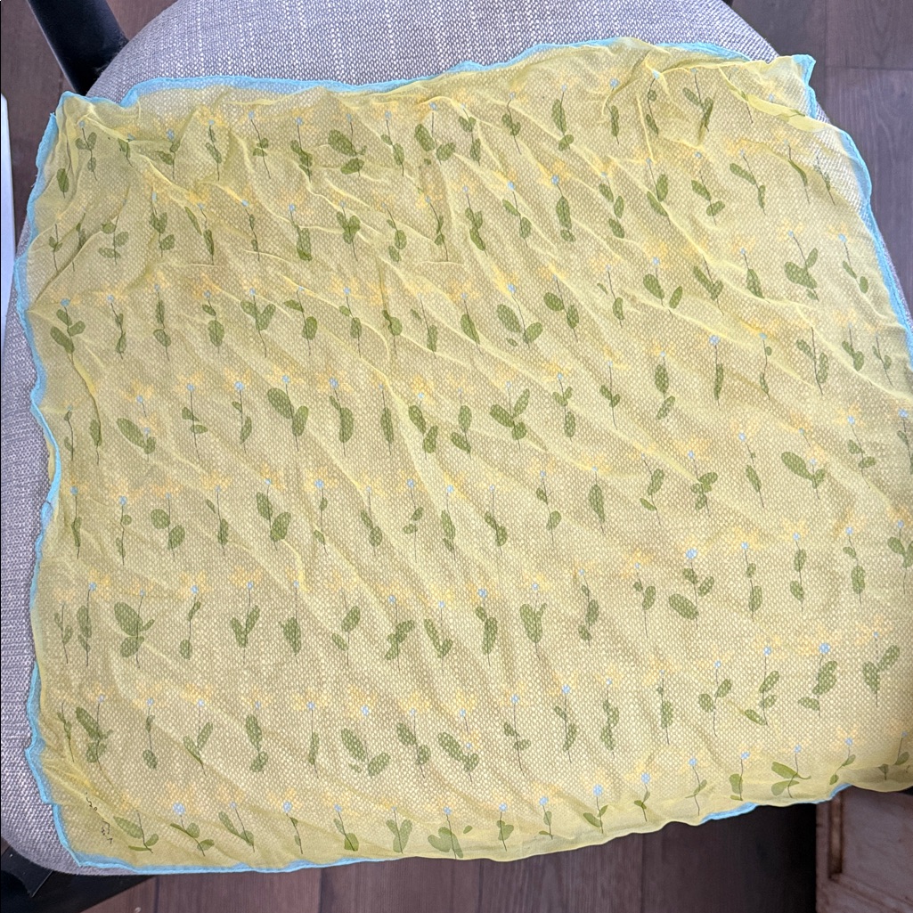 Ann Taylor Yellow And Green Silk Leaf Print Scarf Ann Taylor Yellow And Green Silk Leaf Print Scarf
